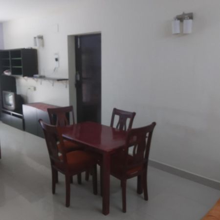 Royale Seaward Service Apartments Madrás Exterior foto